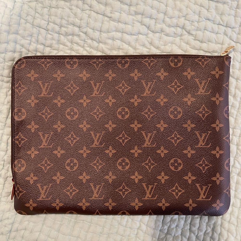 NWT Louis Vuitton Etui Voyage MM